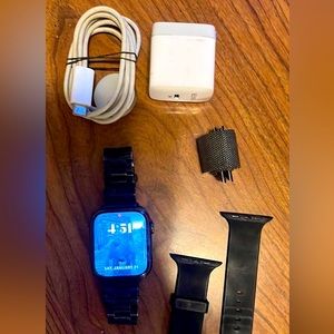 Black Apple Watch Series 7 (45mm)